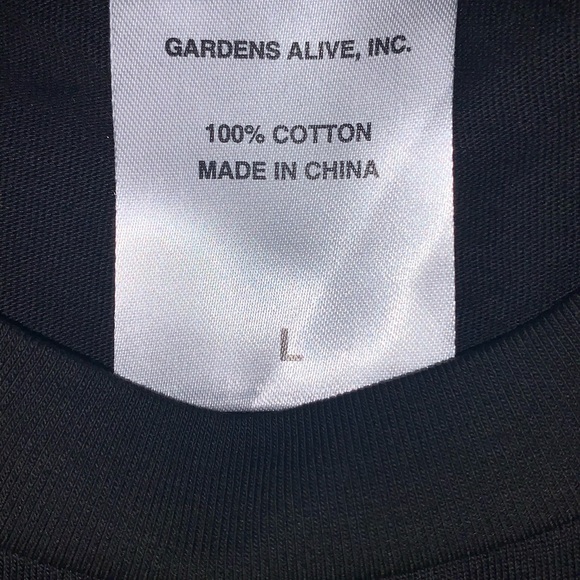 New in bag , tee “ I don’t scare easily, I have daughters”  Perfect for a gift L - Picture 3 of 4